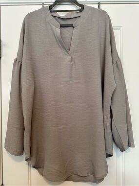 Women's Gray V-Neck Long Sleeve Tunic Top